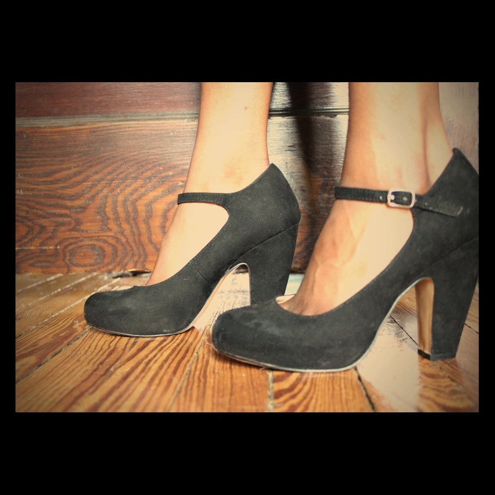 Crown Vintage Mary Jane Heels